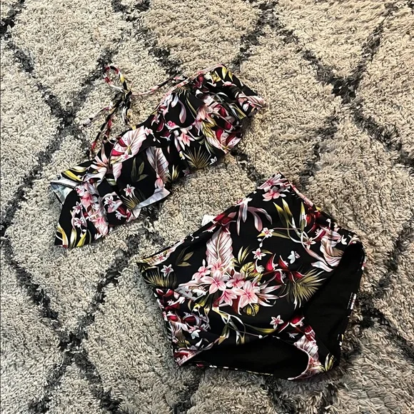NWOT Cocoship Black Floral Two-Piece Bikini Set - Picture 2 of 11